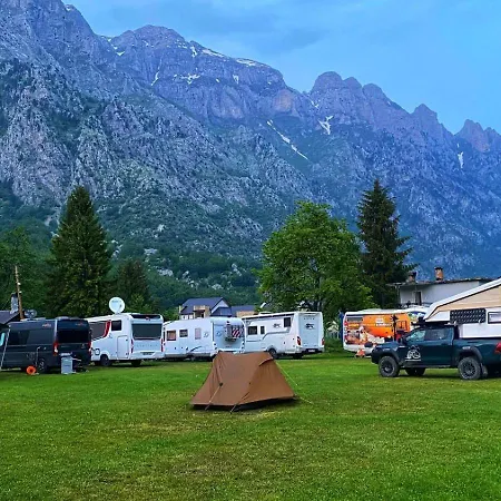 Tradita فالبني